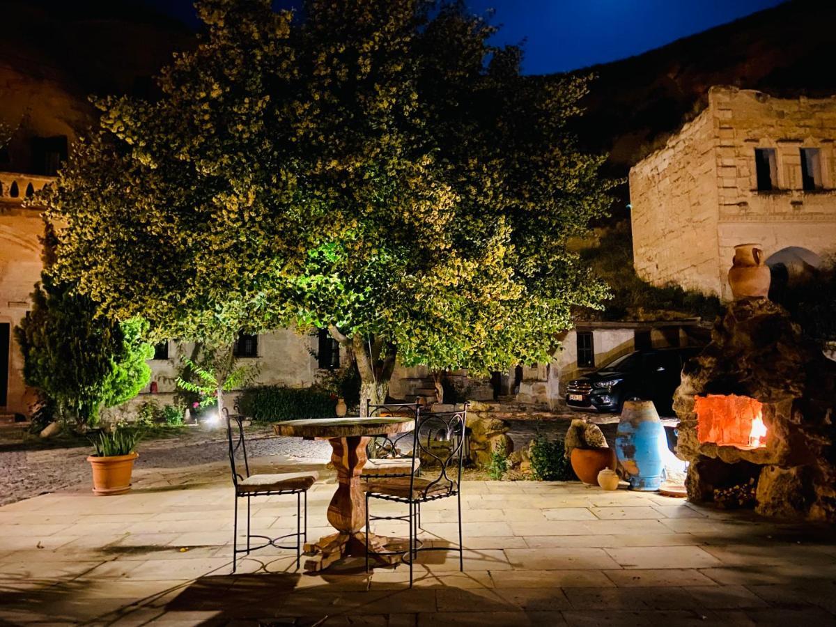 The Village Cave Hotel Гьореме Екстериор снимка