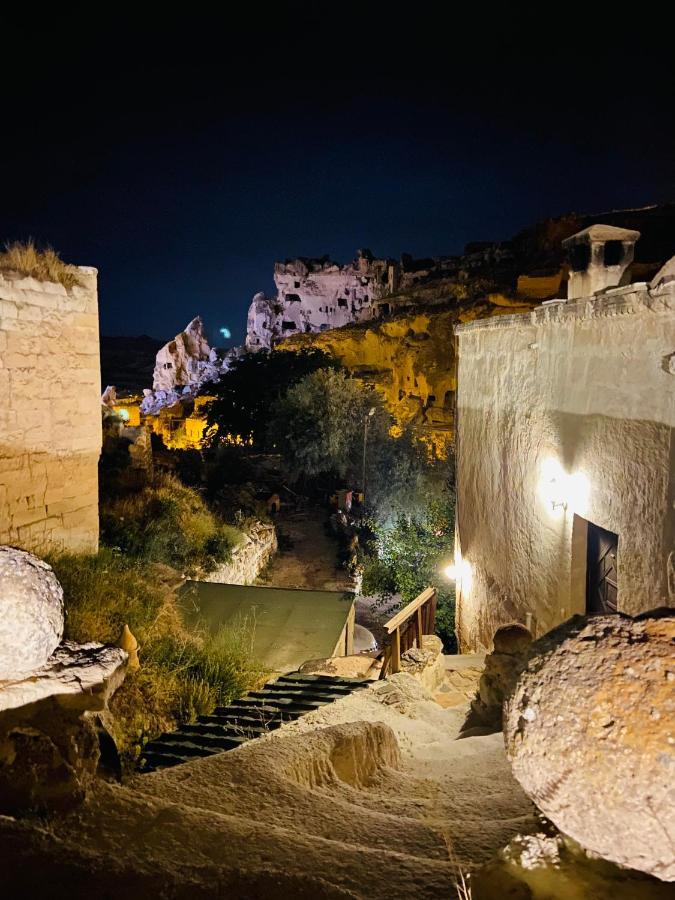 The Village Cave Hotel Гьореме Екстериор снимка