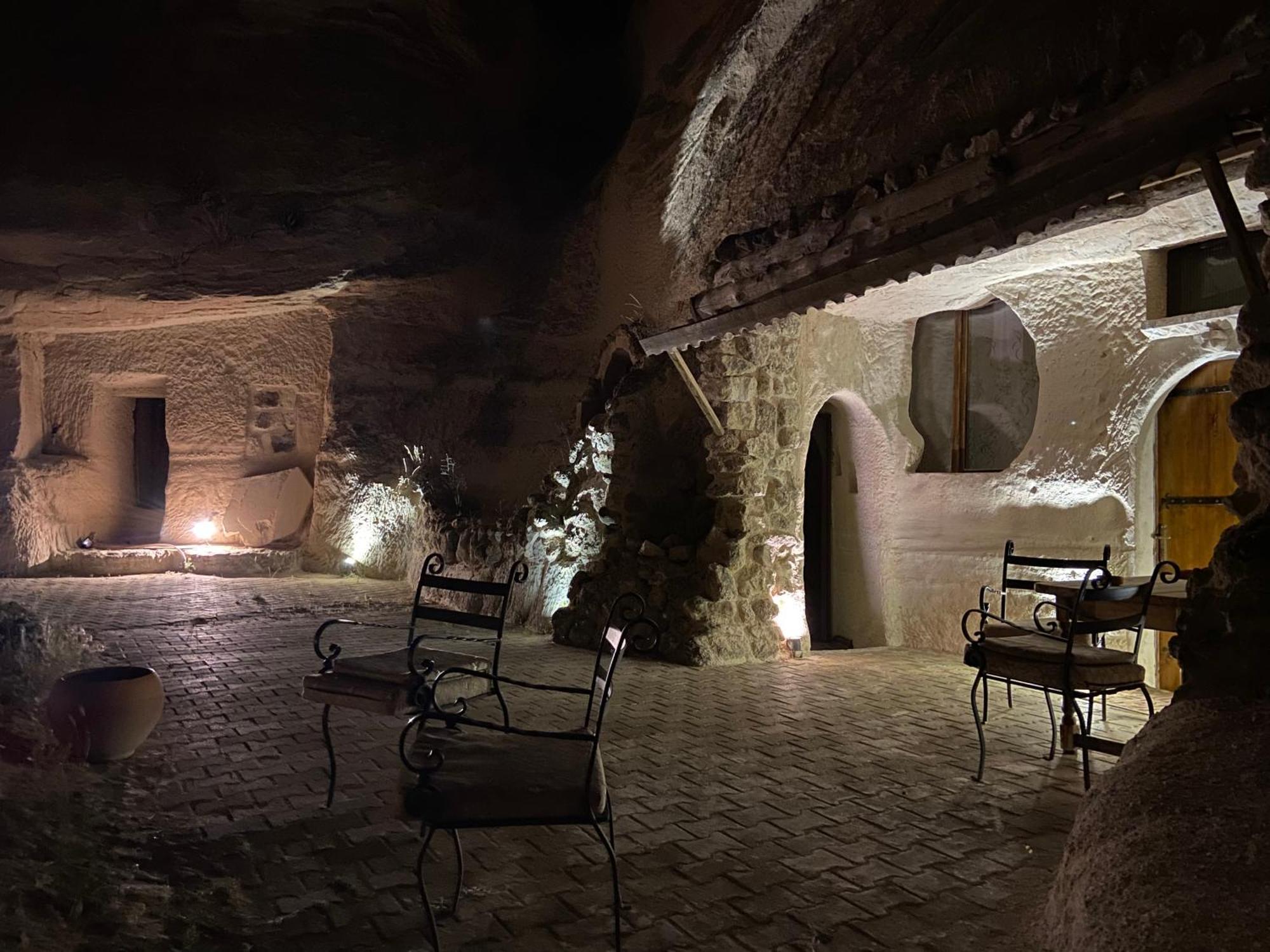 The Village Cave Hotel Гьореме Екстериор снимка