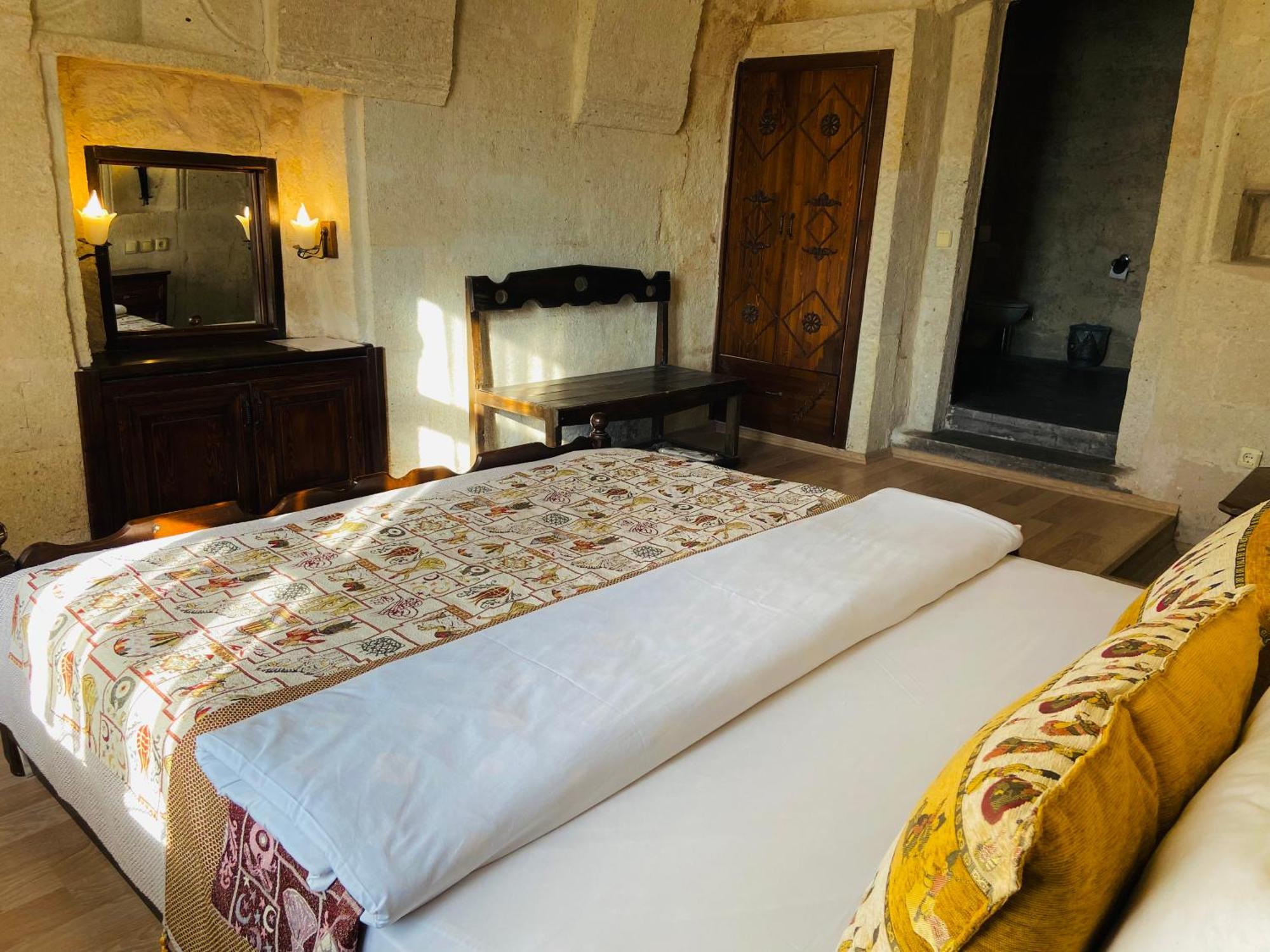 The Village Cave Hotel Гьореме Стая снимка