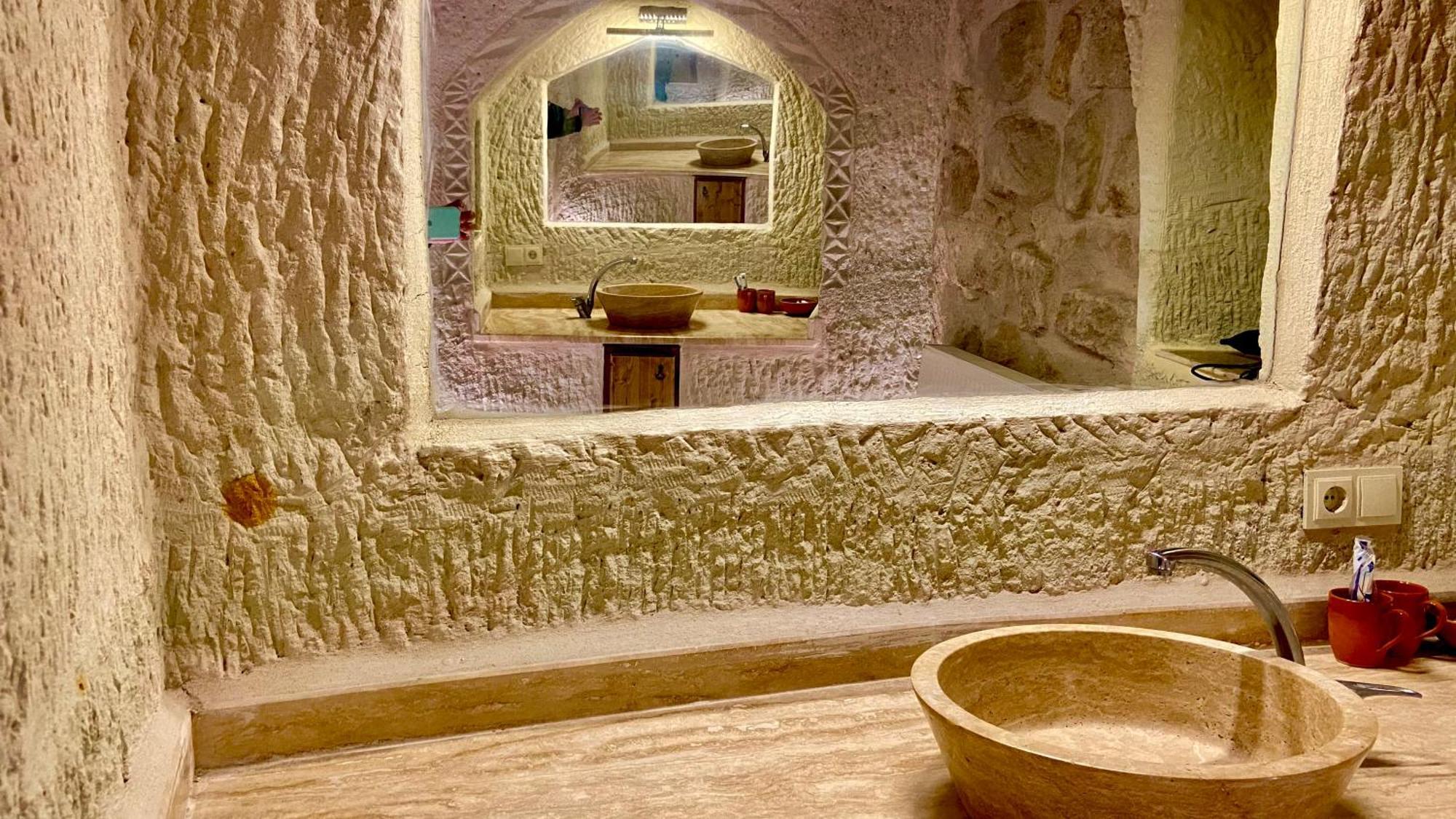 The Village Cave Hotel Гьореме Стая снимка