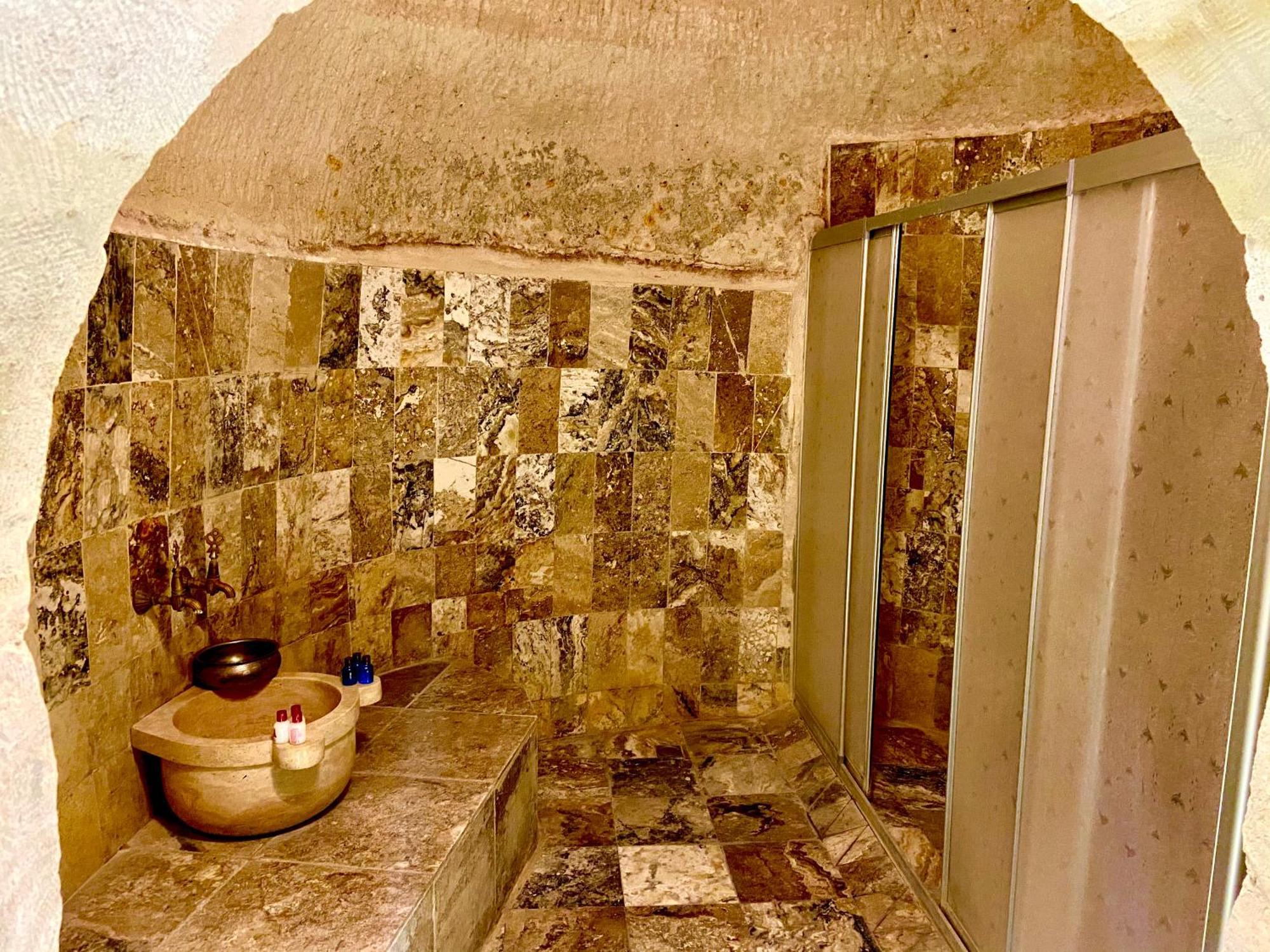 The Village Cave Hotel Гьореме Стая снимка